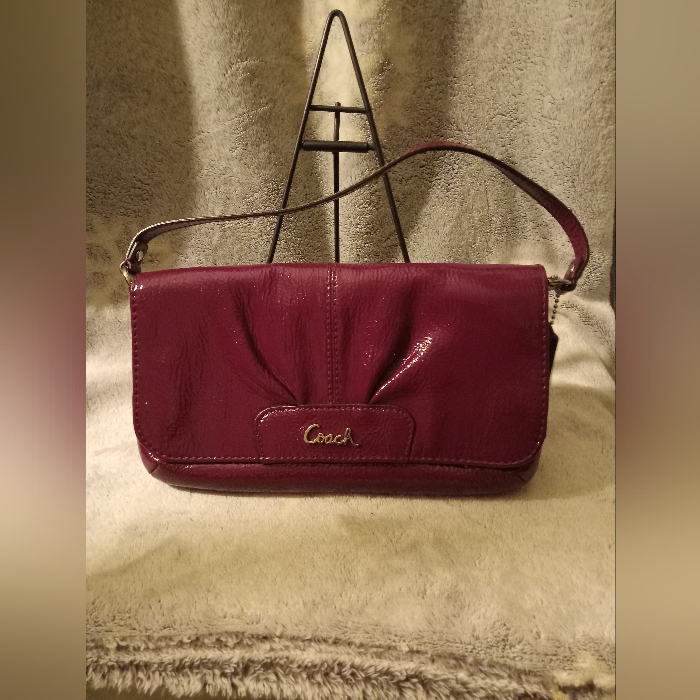 Coach Ashley Dark Red Patent Leather Convertble Wrislet Euc